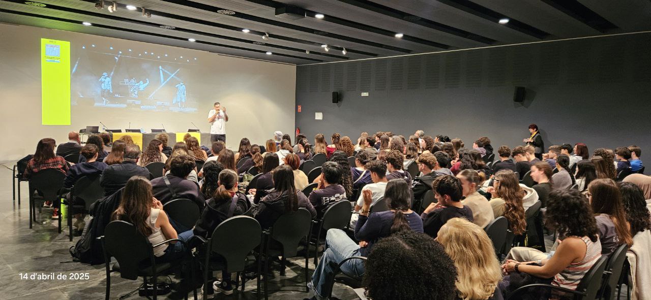 Estudiantes durante la III Trobada de Jóvenes Activistas, organizada por Amnistía Internacional Valencia.