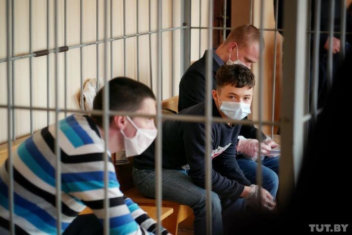 Mikita Zalatarou, manifestante bielorruso menor de edad, en el interior de una celda ©TUT.by