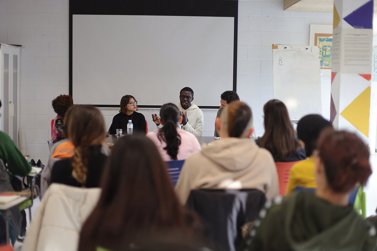 Mesa redonda con Xiomara (Sos Racismo), Youssef (Algo Race y Rights International Spain) y Momadou (Sindicato de Manteros de Madrid)