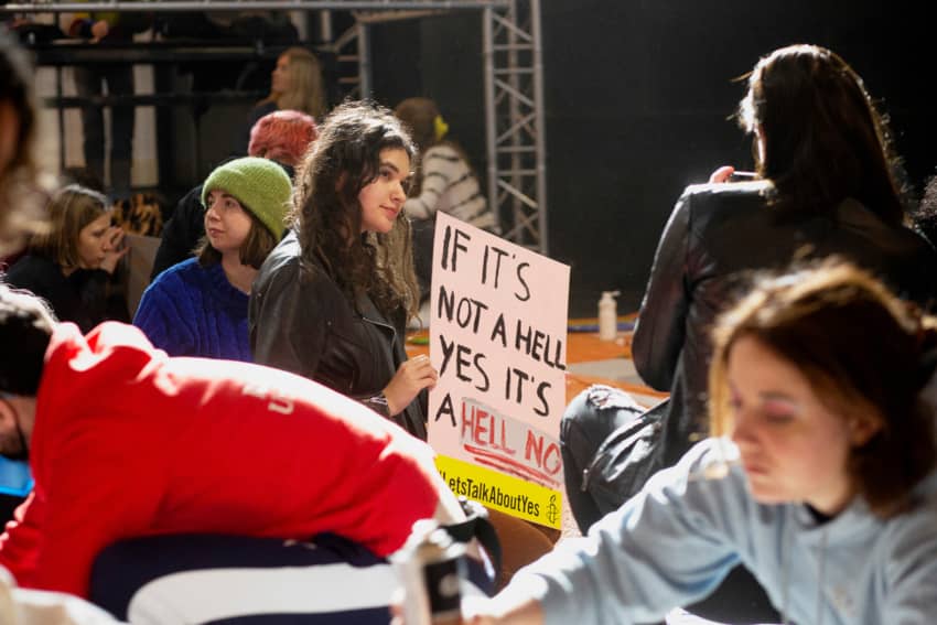 Activistas de Amnistía Internacional defienden que solo sí es sí